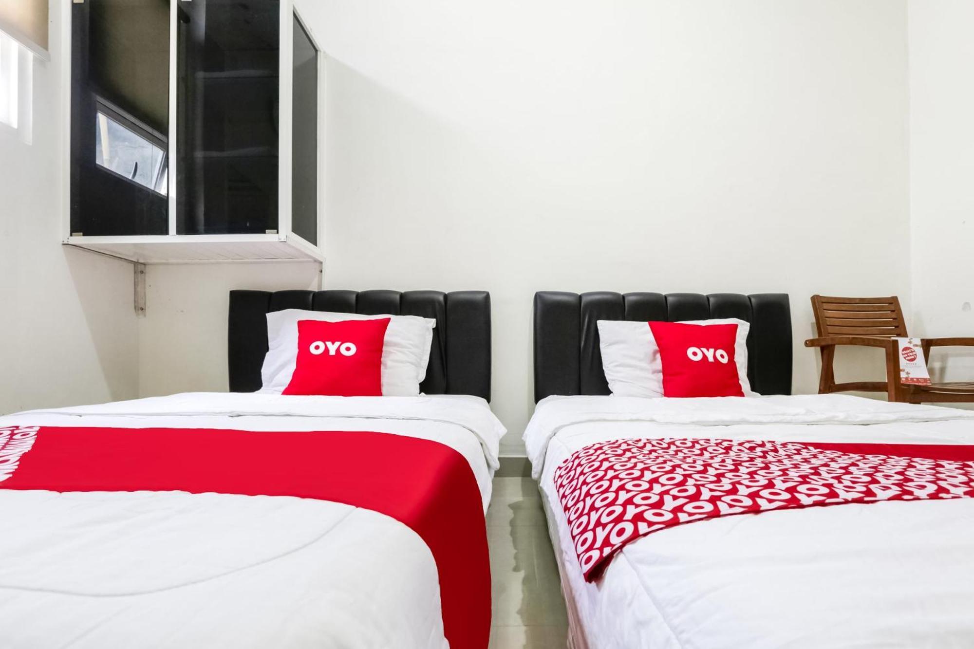 Super Oyo 3838 Tamansari Guest House Surakarta  Экстерьер фото
