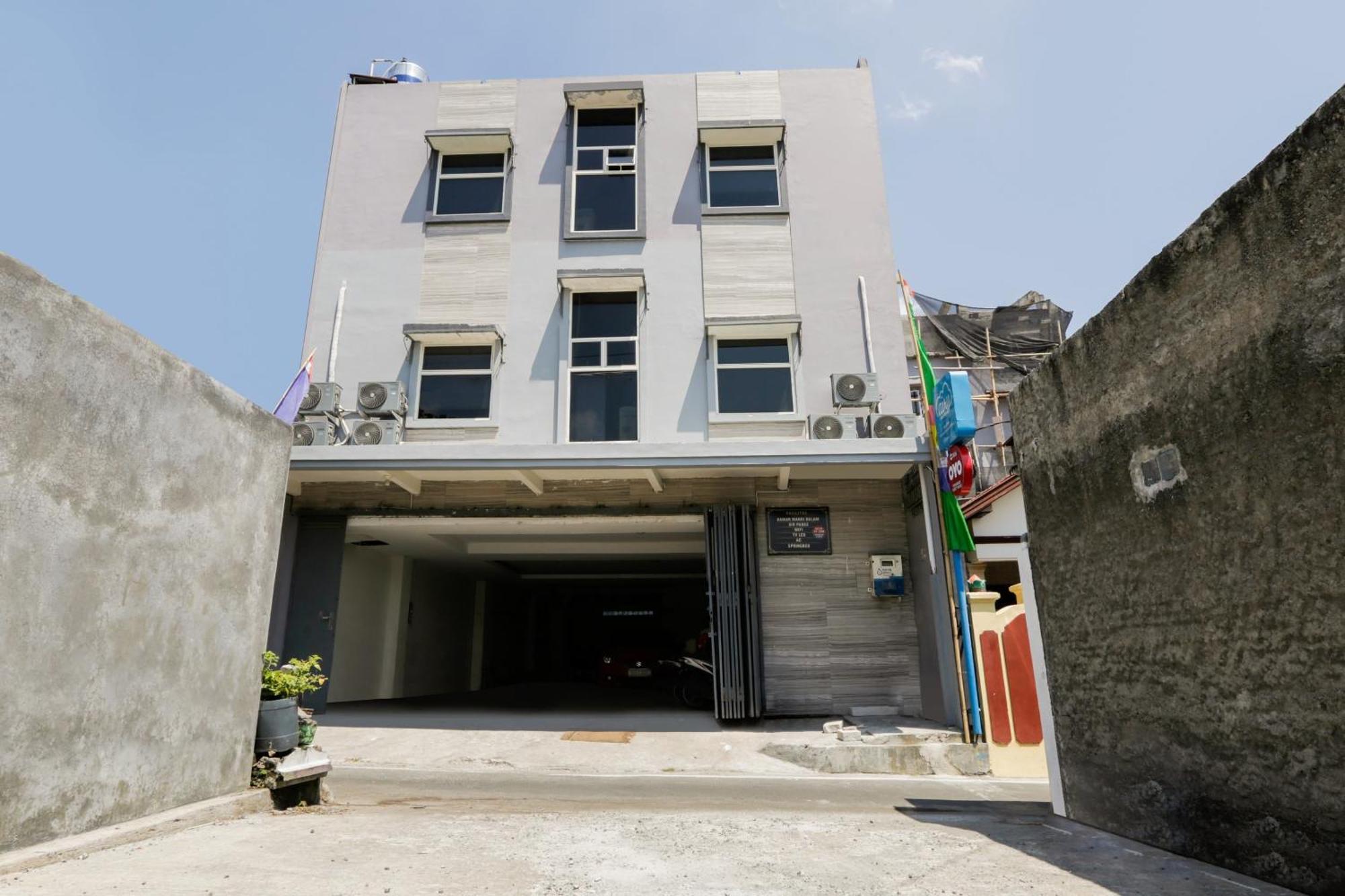 Super Oyo 3838 Tamansari Guest House Surakarta  Экстерьер фото